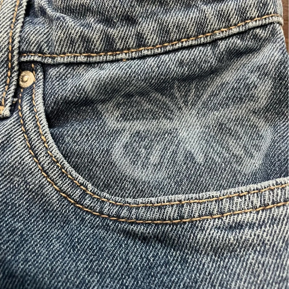 Refuge Denim Chelsea Short Women’s Size 7 with Butterfly Print - Picture 2 of 7